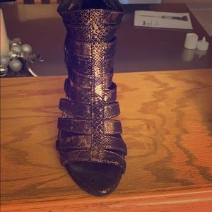 Donald Pliner High heel sandal